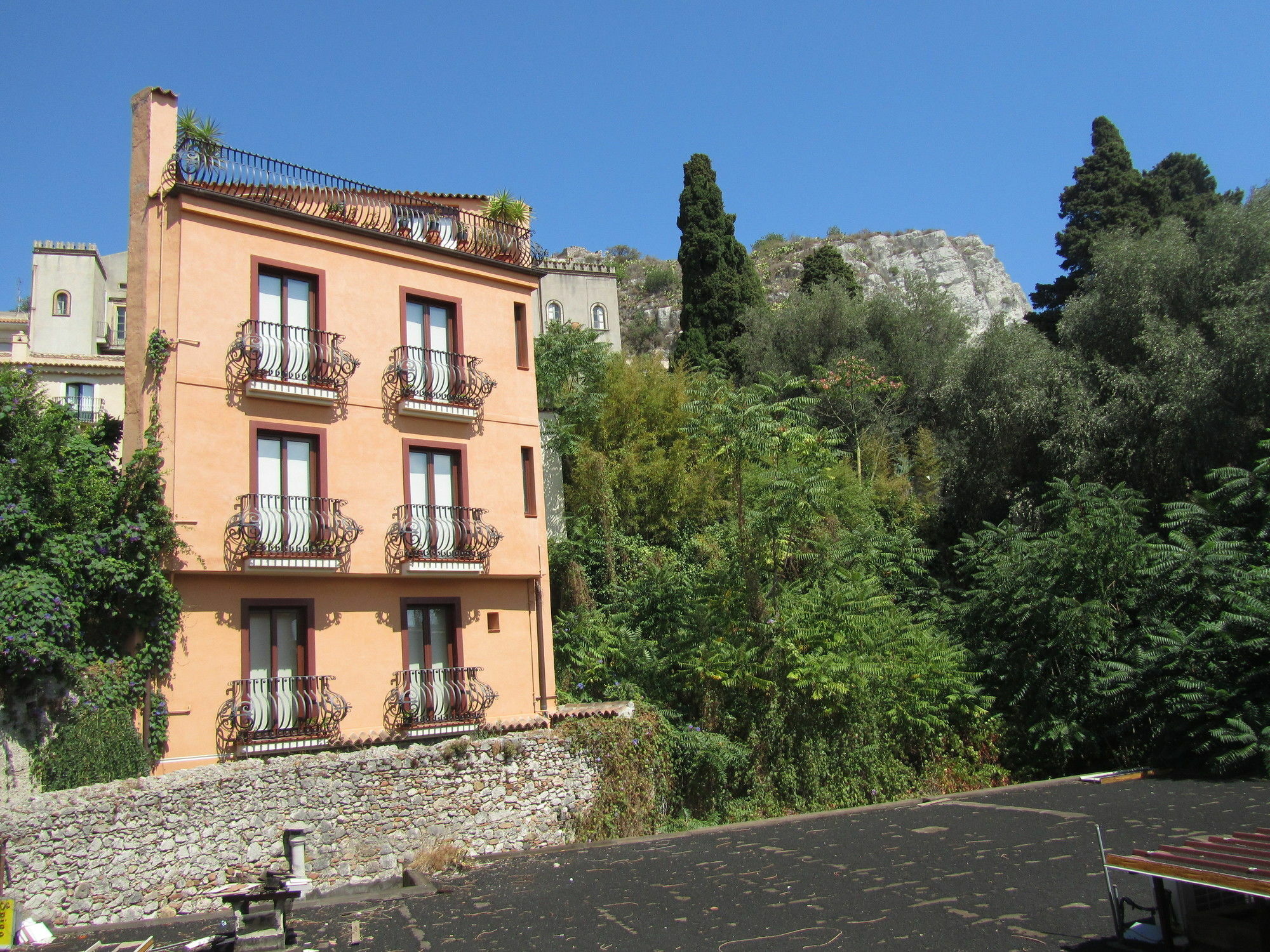 Comeinsicily - Al Teatro Taormina Exterior photo